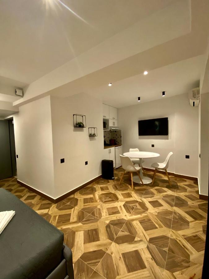 Sunshine Cozy Central Studio Basement Candia Esterno foto